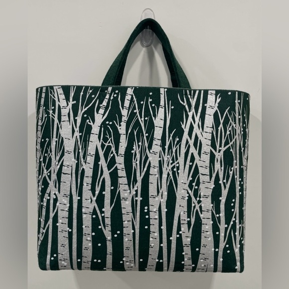 NWOT Wool Easy tote Forest green and silver
Aspens in the snow 
PERFECT NEW - Picture 6 of 6